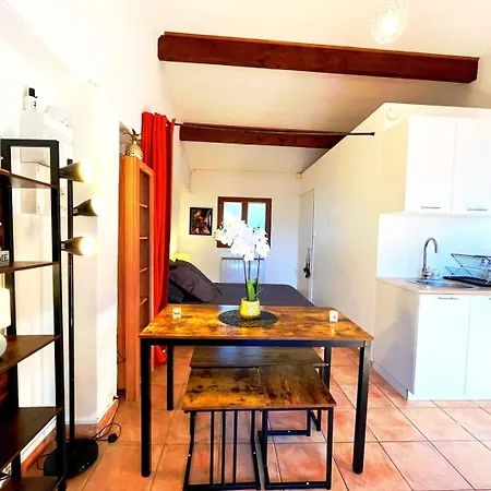 Maisonette Bezouce, Calme Et Accueillant Holiday home
